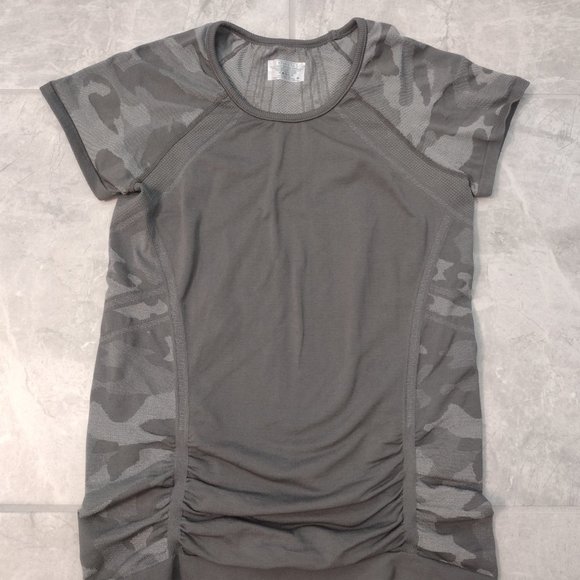 ATHLETA Women's short-sleeve gray tech athletic top, M - Picture 3 of 10